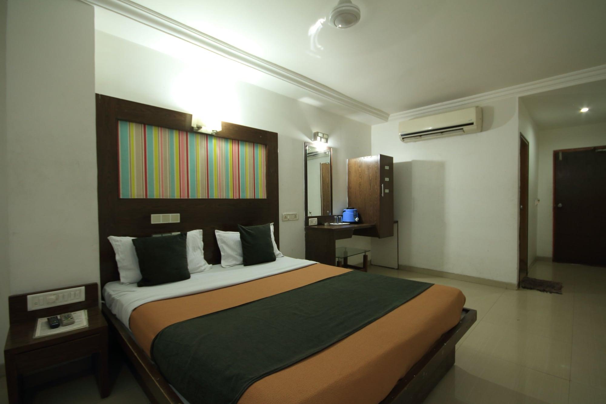 Fabhotel Kadamb Inn Ahmedabad Eksteriør bilde