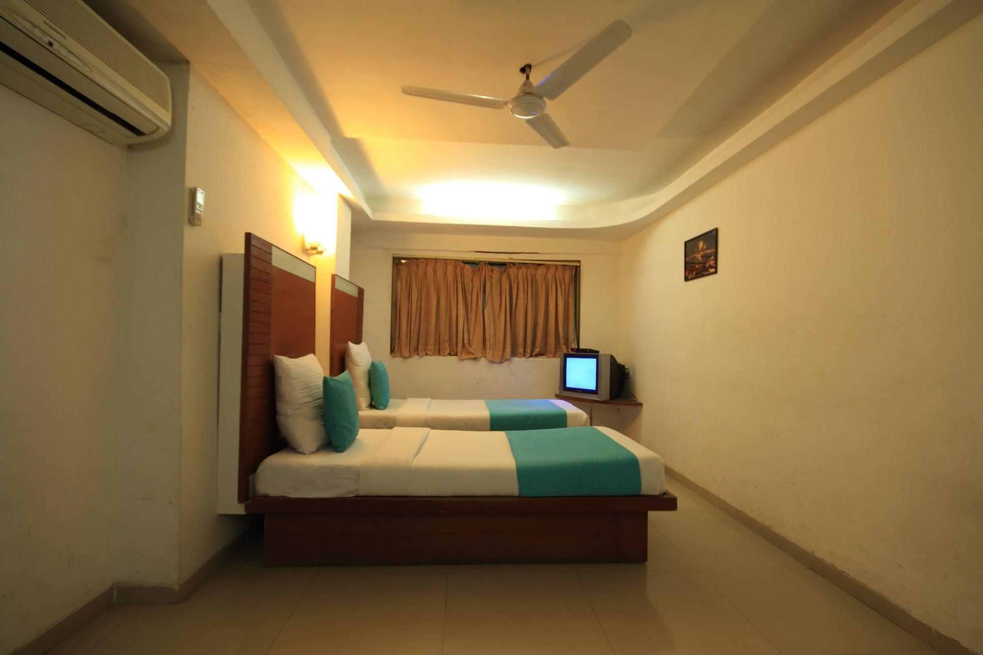 Fabhotel Kadamb Inn Ahmedabad Eksteriør bilde