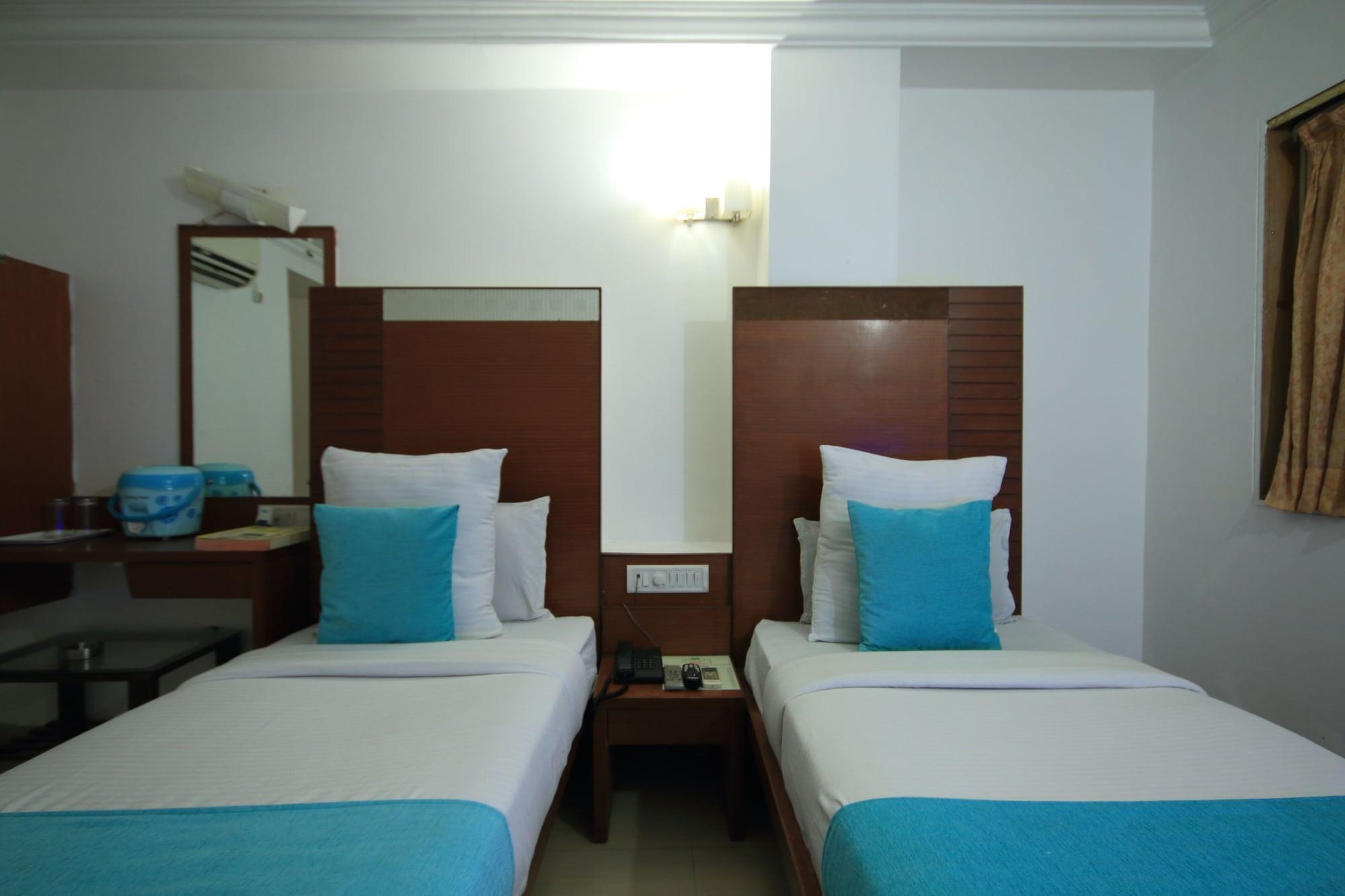 Fabhotel Kadamb Inn Ahmedabad Eksteriør bilde