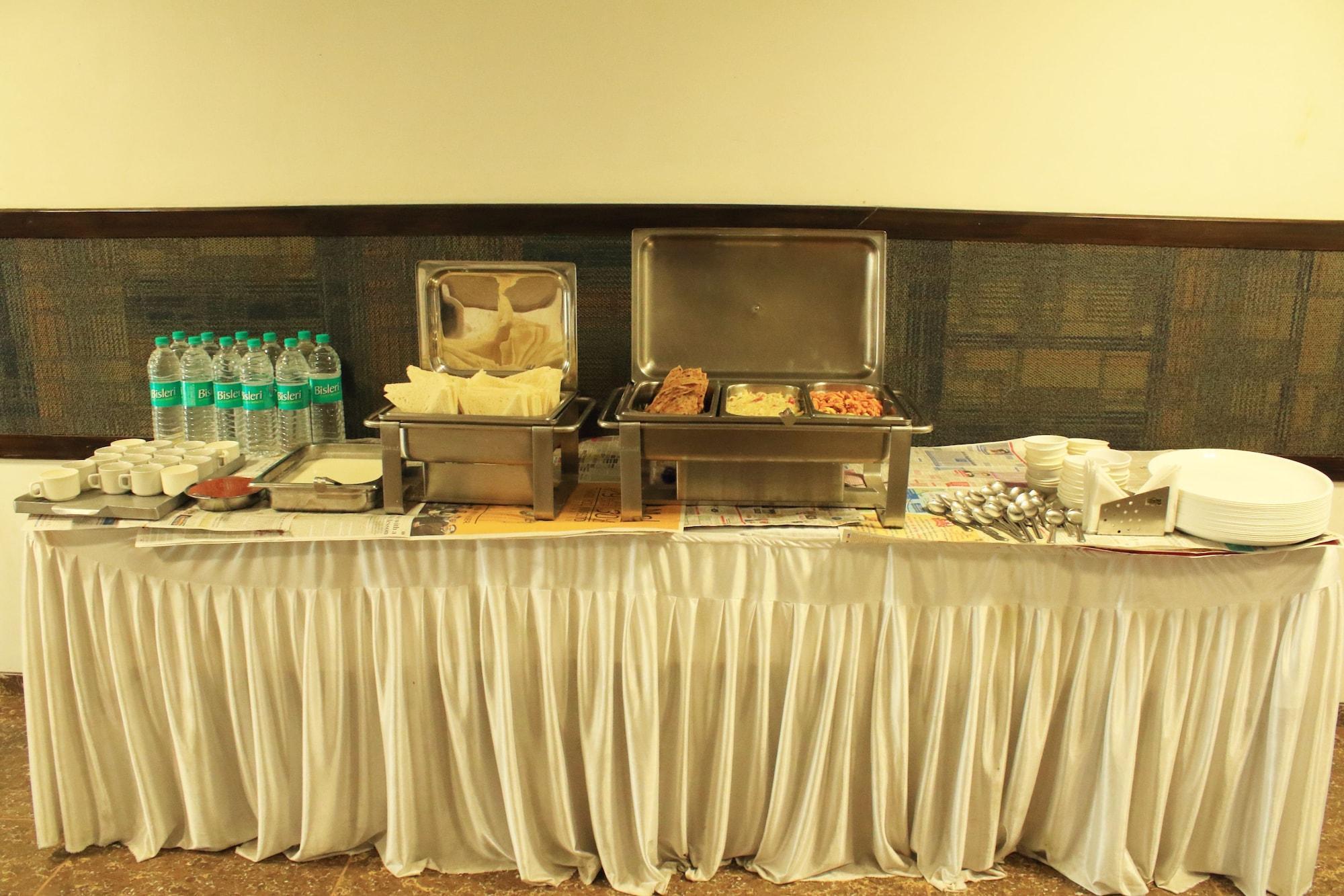 Fabhotel Kadamb Inn Ahmedabad Eksteriør bilde
