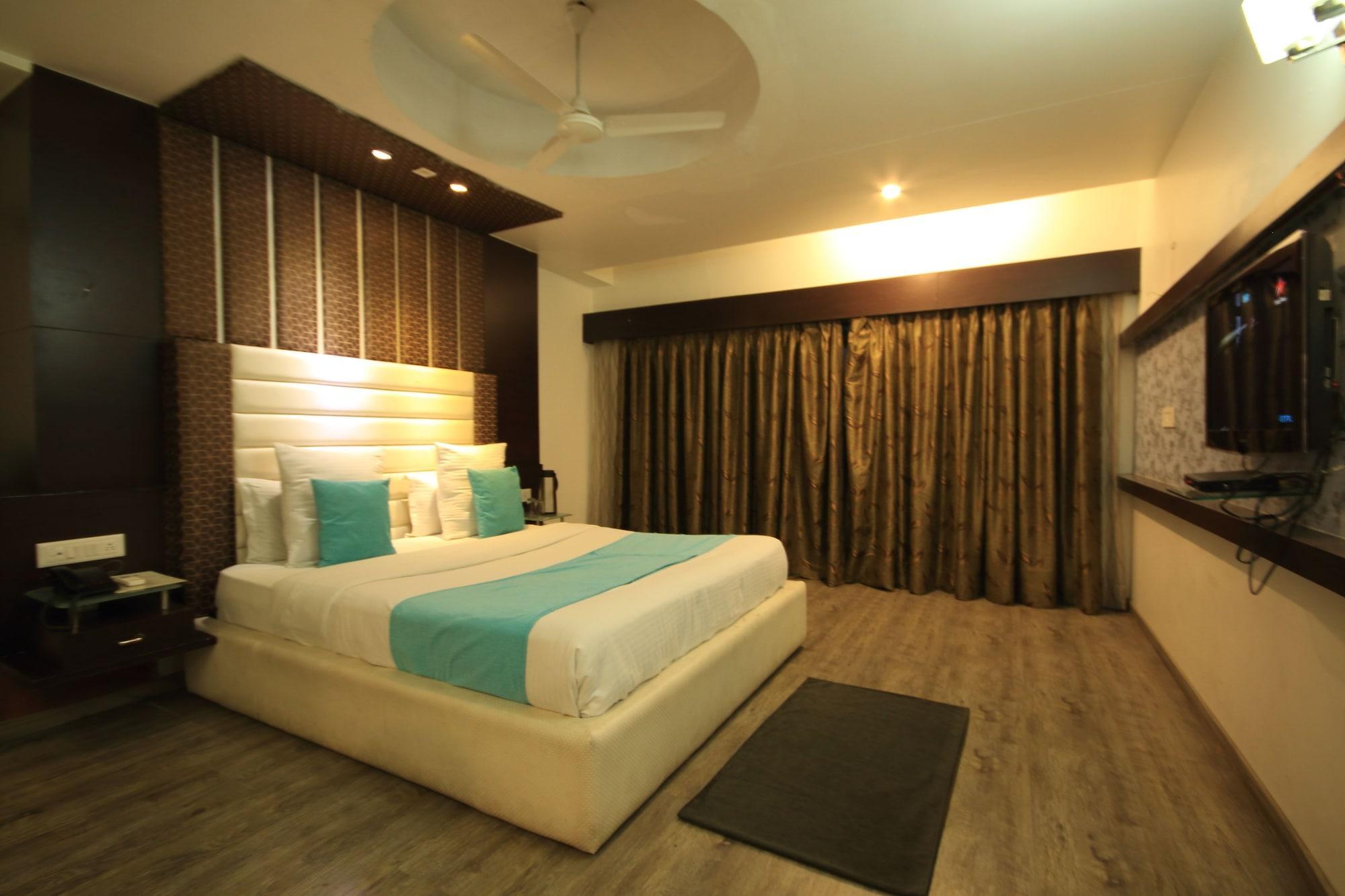 Fabhotel Kadamb Inn Ahmedabad Eksteriør bilde