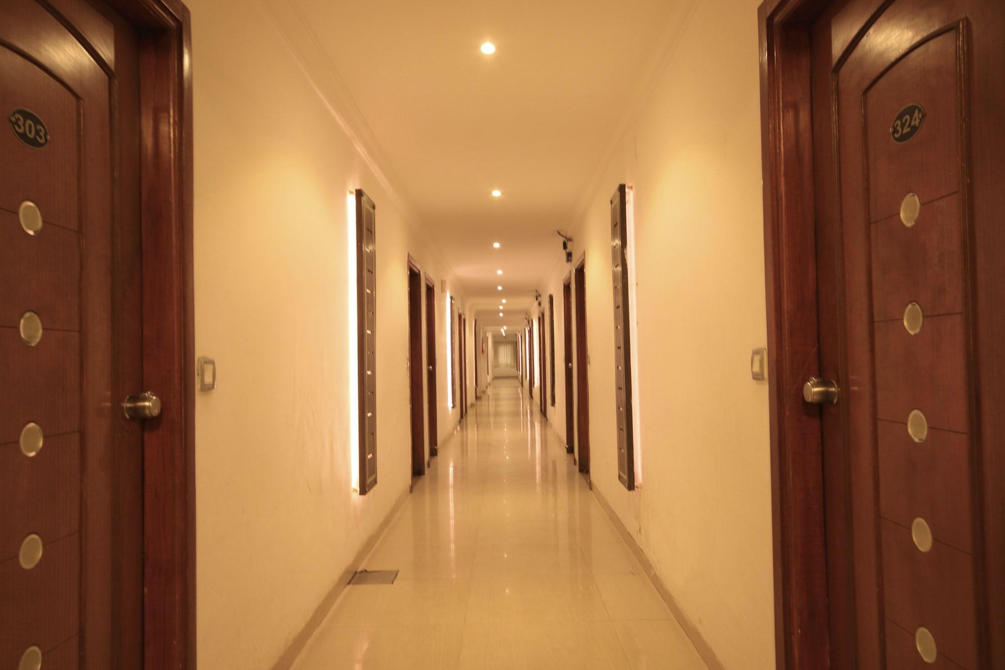 Fabhotel Kadamb Inn Ahmedabad Eksteriør bilde