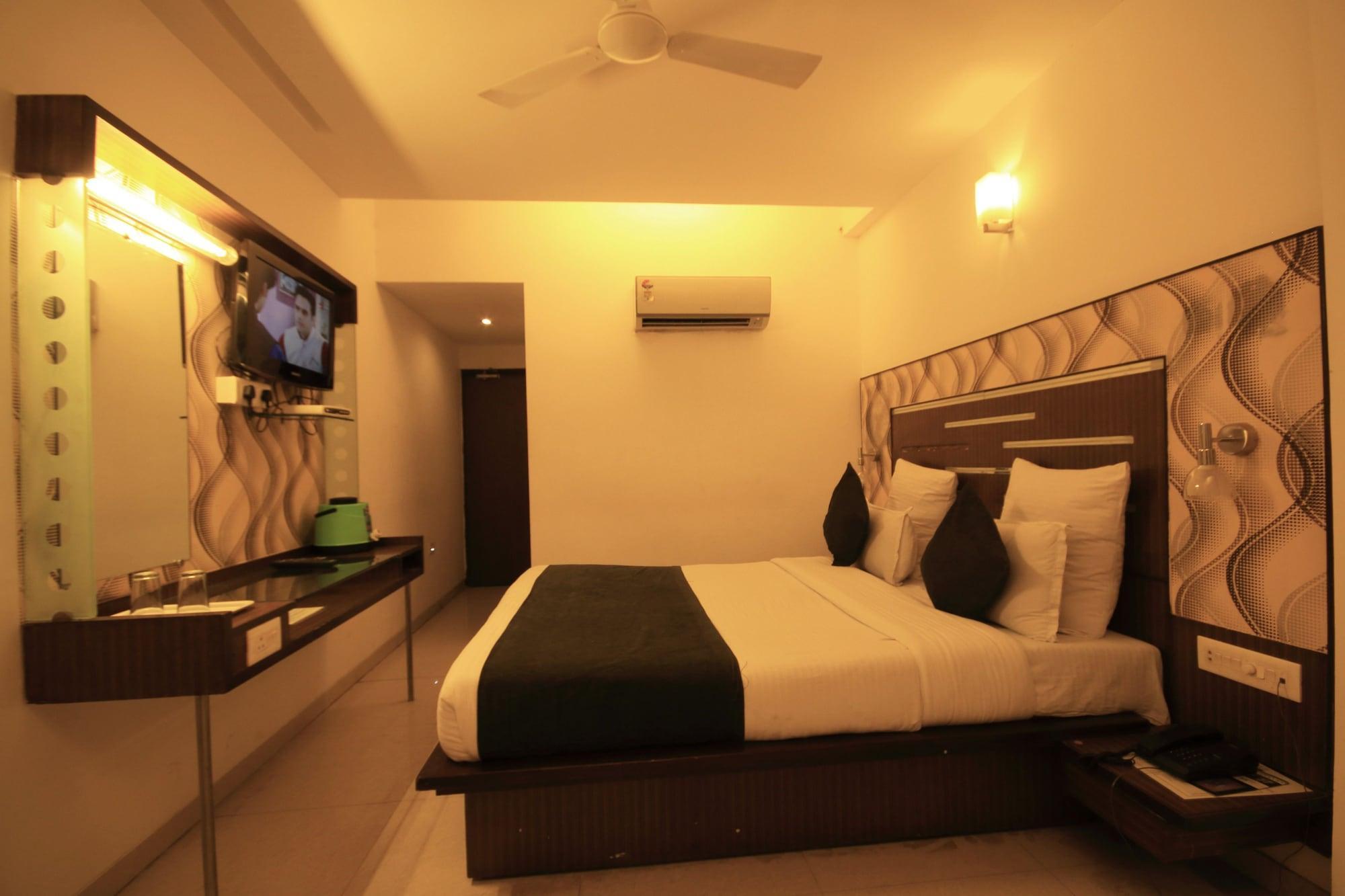Fabhotel Kadamb Inn Ahmedabad Eksteriør bilde
