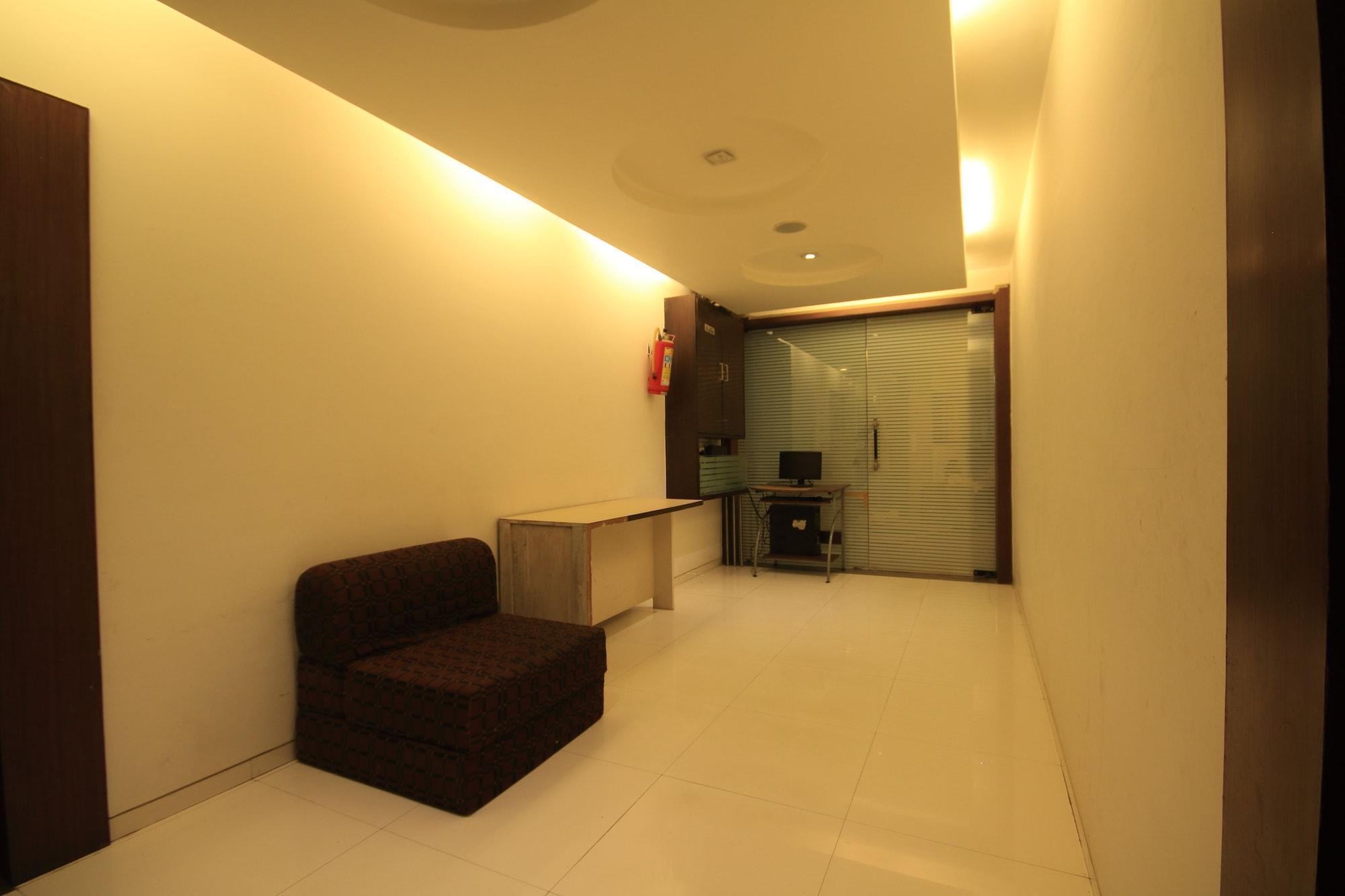 Fabhotel Kadamb Inn Ahmedabad Eksteriør bilde