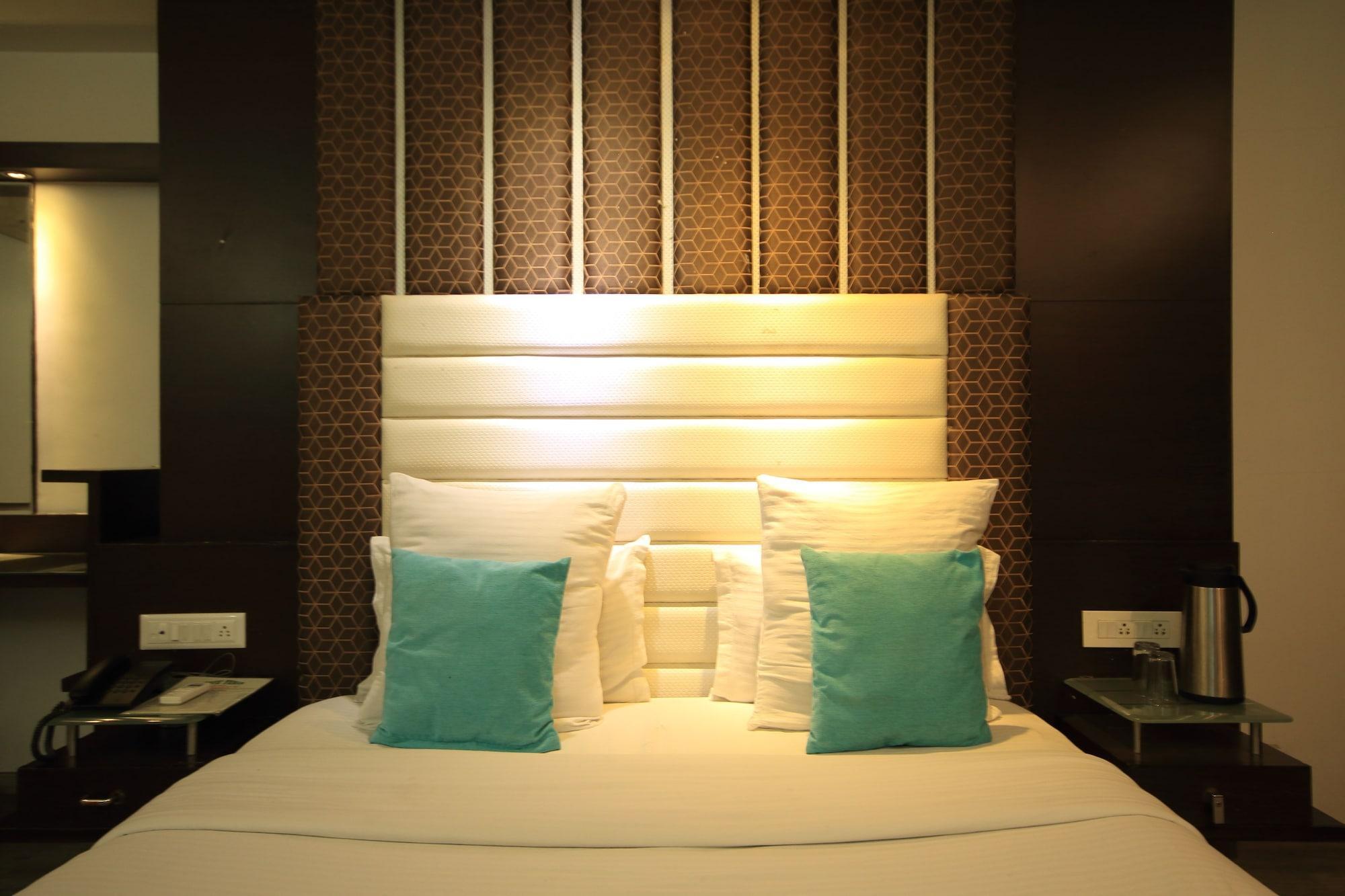 Fabhotel Kadamb Inn Ahmedabad Eksteriør bilde