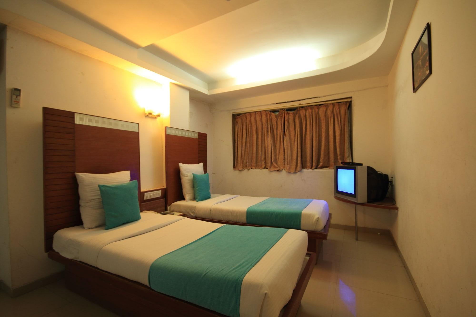 Fabhotel Kadamb Inn Ahmedabad Eksteriør bilde