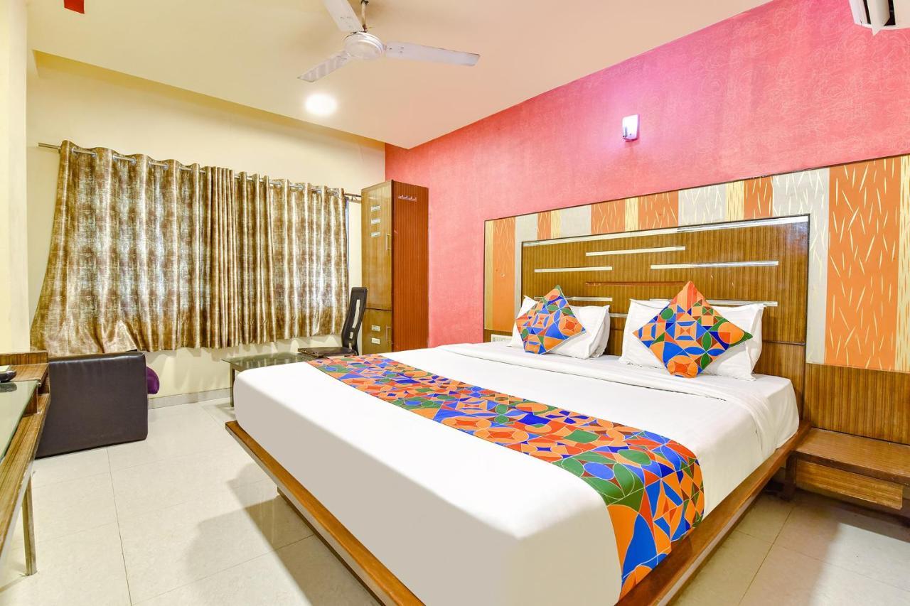 Fabhotel Kadamb Inn Ahmedabad Eksteriør bilde