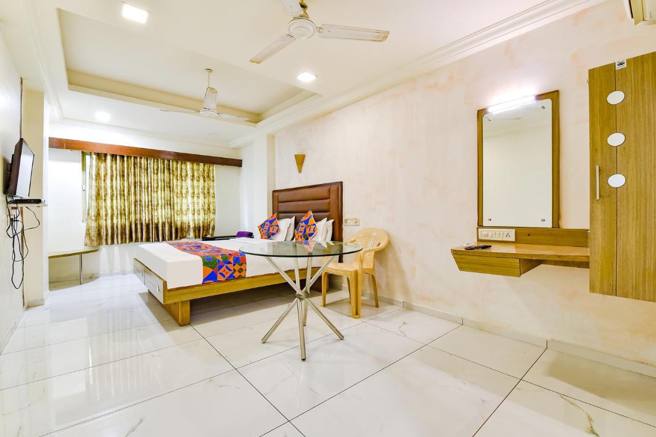Fabhotel Kadamb Inn Ahmedabad Eksteriør bilde