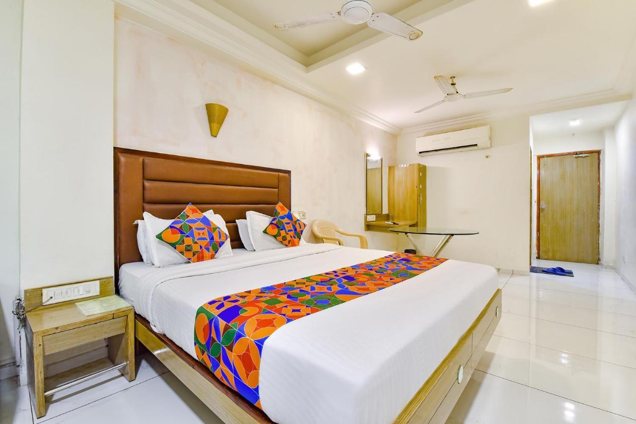 Fabhotel Kadamb Inn Ahmedabad Eksteriør bilde
