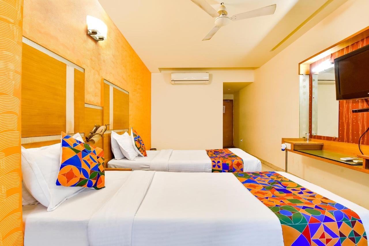 Fabhotel Kadamb Inn Ahmedabad Eksteriør bilde